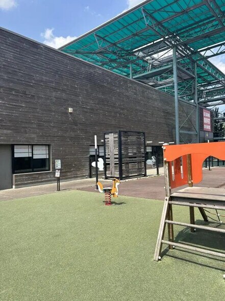 Retail in GONFREVILLE-L'ORCHER for lease - Building Photo - Image 3 of 3