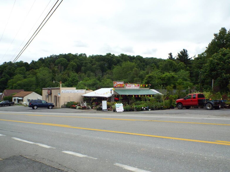 1007 W Main St, Bridgeport, WV for sale - Primary Photo - Image 1 of 1