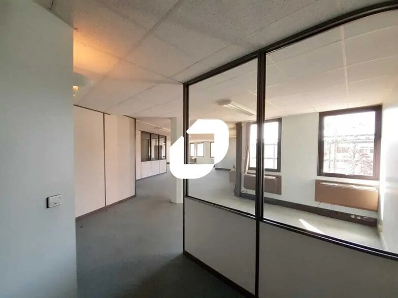 Route De L'orme Des Merisiers, Saint-Aubin for sale - Building Photo - Image 3 of 16