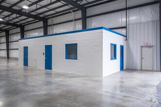 100 Foundation Dr, Campbellsville, KY for lease Interior Photo- Image 2 of 13