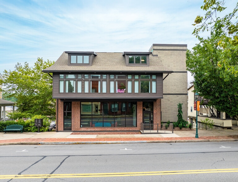 111-113 N Market St, Selinsgrove, PA for lease - Building Photo - Image 1 of 11