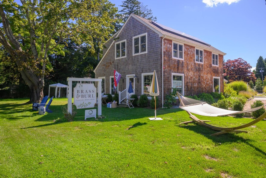 404 Montauk Hwy, East Hampton, NY for sale - Building Photo - Image 1 of 2