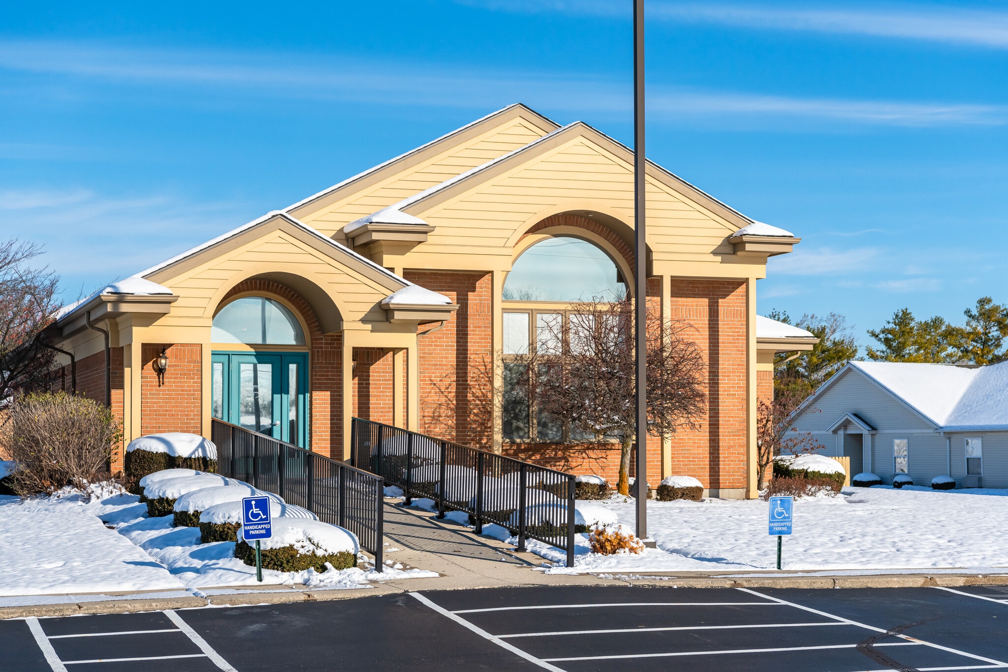 1752 W High St, Piqua, OH for sale Primary Photo- Image 1 of 81