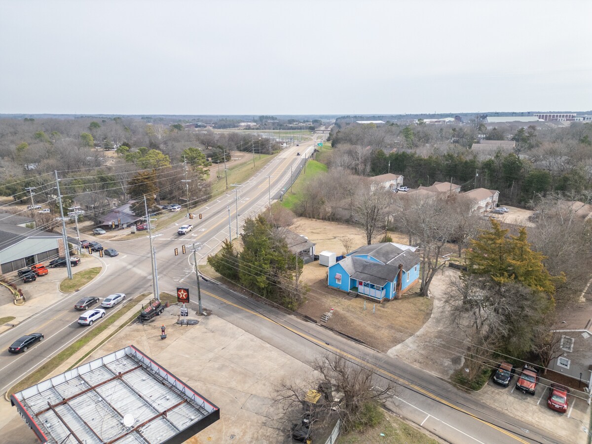 128 Old West Point Rd, Starkville, MS 39759 Retail for Sale