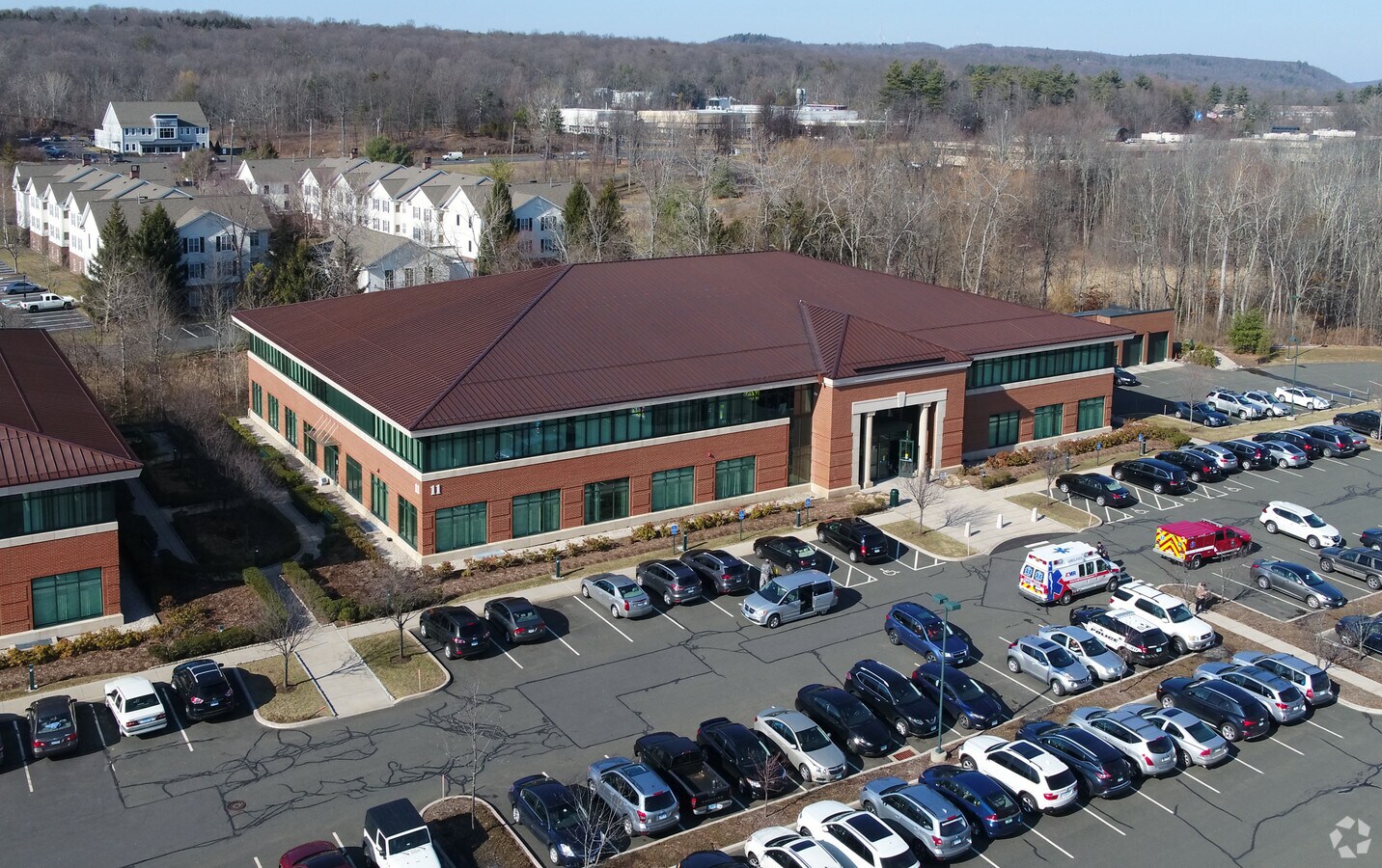 11 South Rd, Farmington, CT 06032