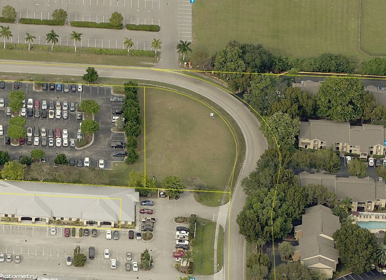 Barkley Cir, Fort Myers, FL 33907