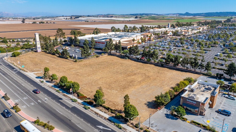 1090 Betteravia Rd, Santa Maria, CA for lease - Building Photo - Image 1 of 7