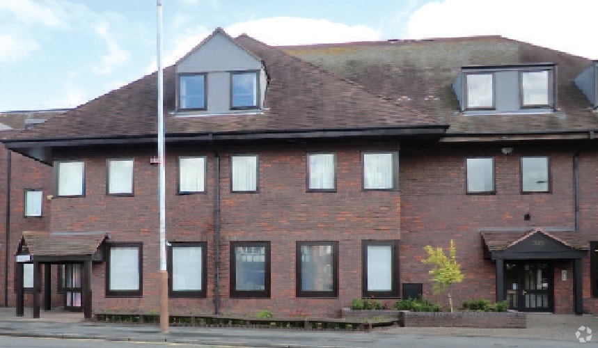 32 Anyards Rd, Cobham for lease - Primary Photo - Image 1 of 1