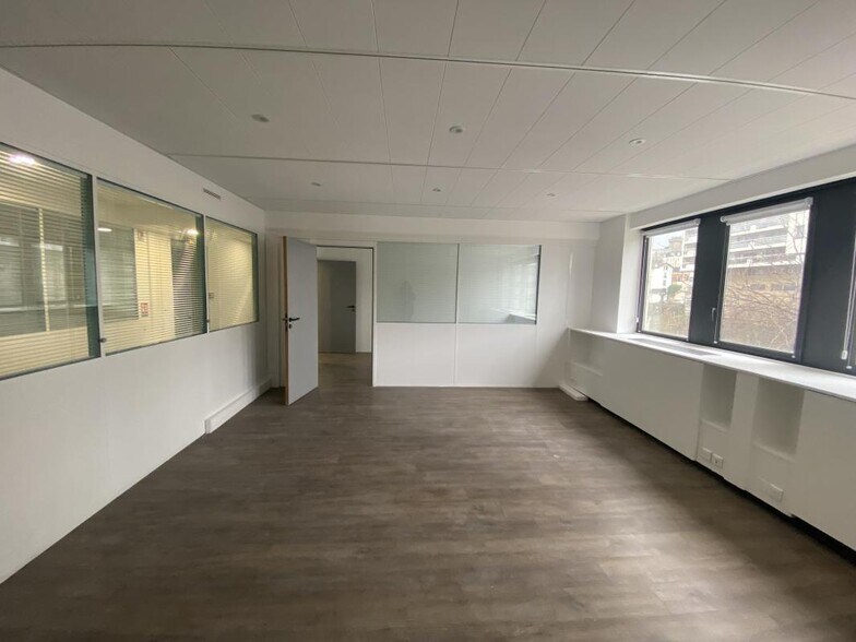 Office in Suresnes for sale - Interior Photo - Image 3 of 7