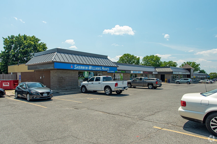 462 Hazeldean Rd, Ottawa, ON for lease - Building Photo - Image 2 of 3