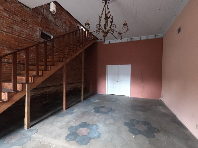 105 Railroad St, Rocky Ford, GA for sale - Interior Photo - Image 2 of 26