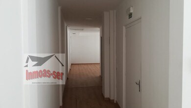 Retail in Pineda de Mar, Barcelona for lease Interior Photo- Image 2 of 5