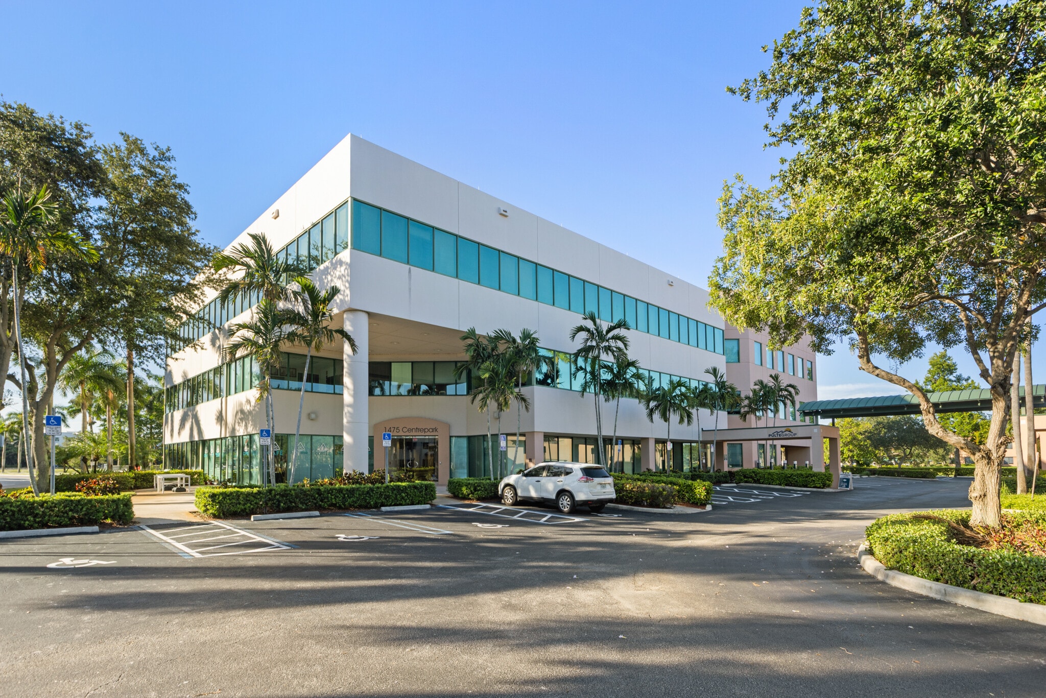1400 Centrepark Blvd, West Palm Beach, FL for lease Interior Photo- Image 1 of 15