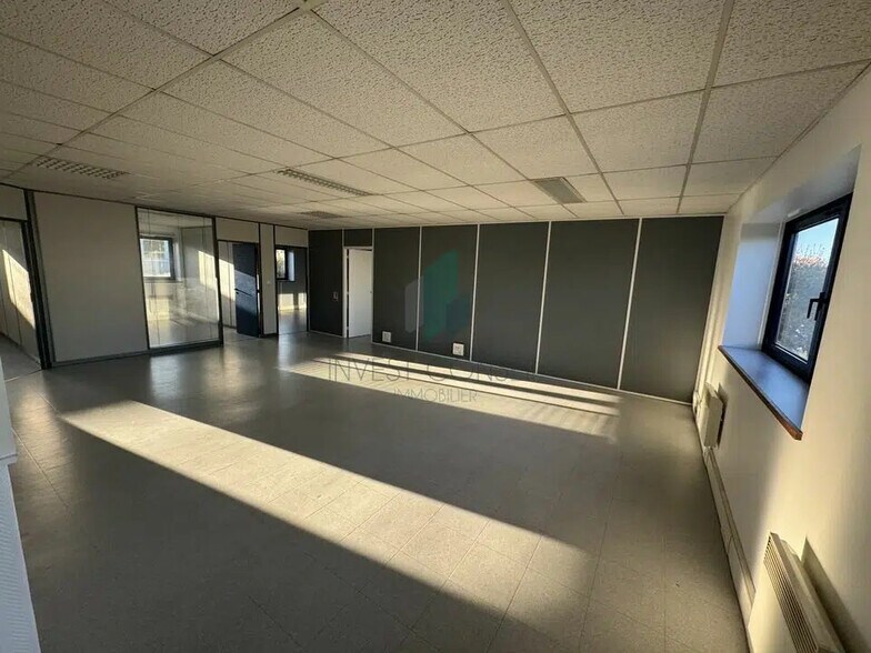 Flex in Mitry-Mory for lease - Building Photo - Image 3 of 28