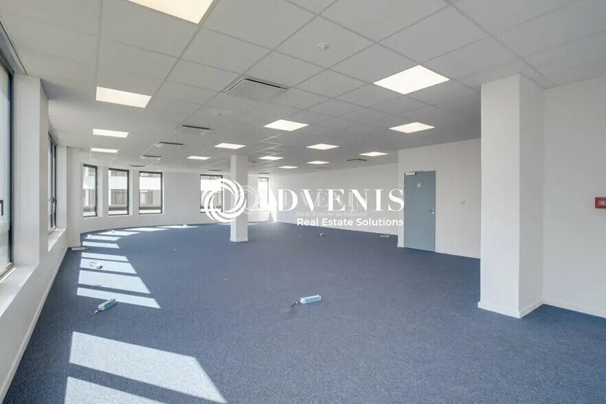 Office in Chessy for sale - Interior Photo - Image 2 of 12