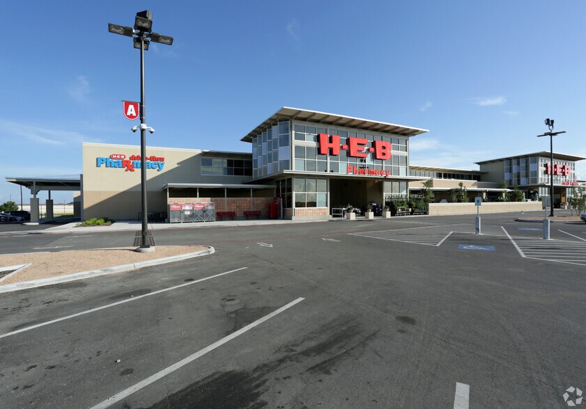 2805 Pearland Pky, Pearland, TX for lease - HEB Pearland Pkwy - Image 1 of 7