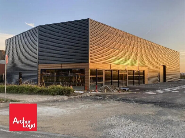 Flex in Mainvilliers for lease - Building Photo - Image 2 of 5