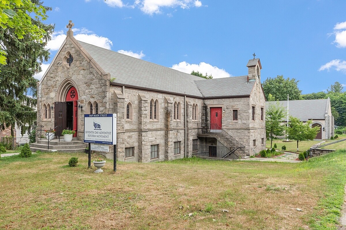 1469 Main St, Leominster, MA 01453 12,548sf Church Complex