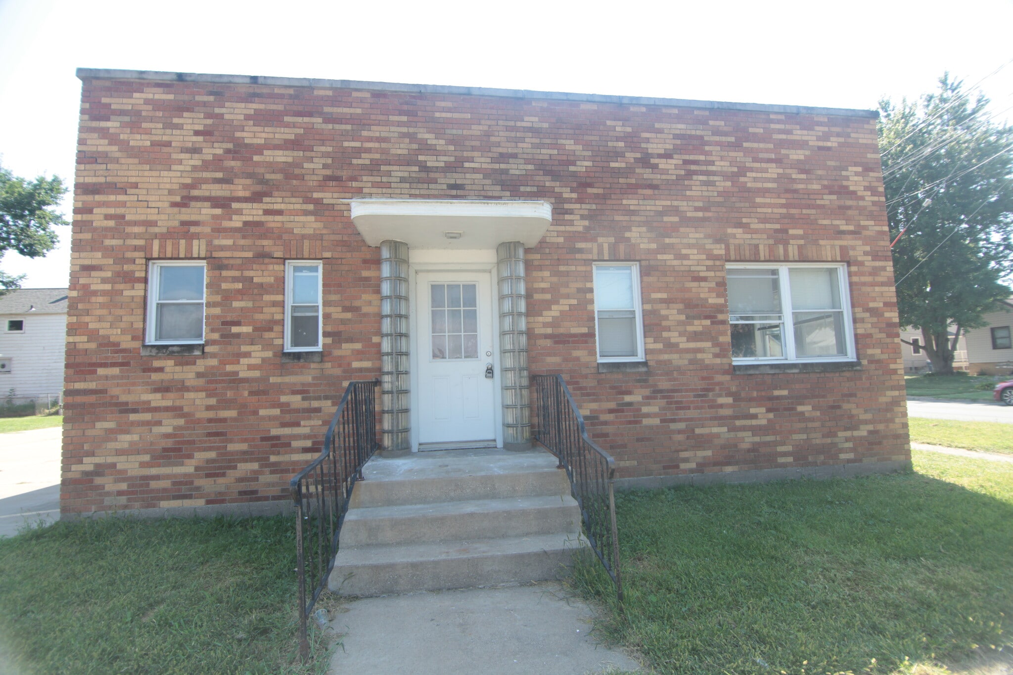 124 3rd Ave W, Milan, IL for lease Interior Photo- Image 1 of 25