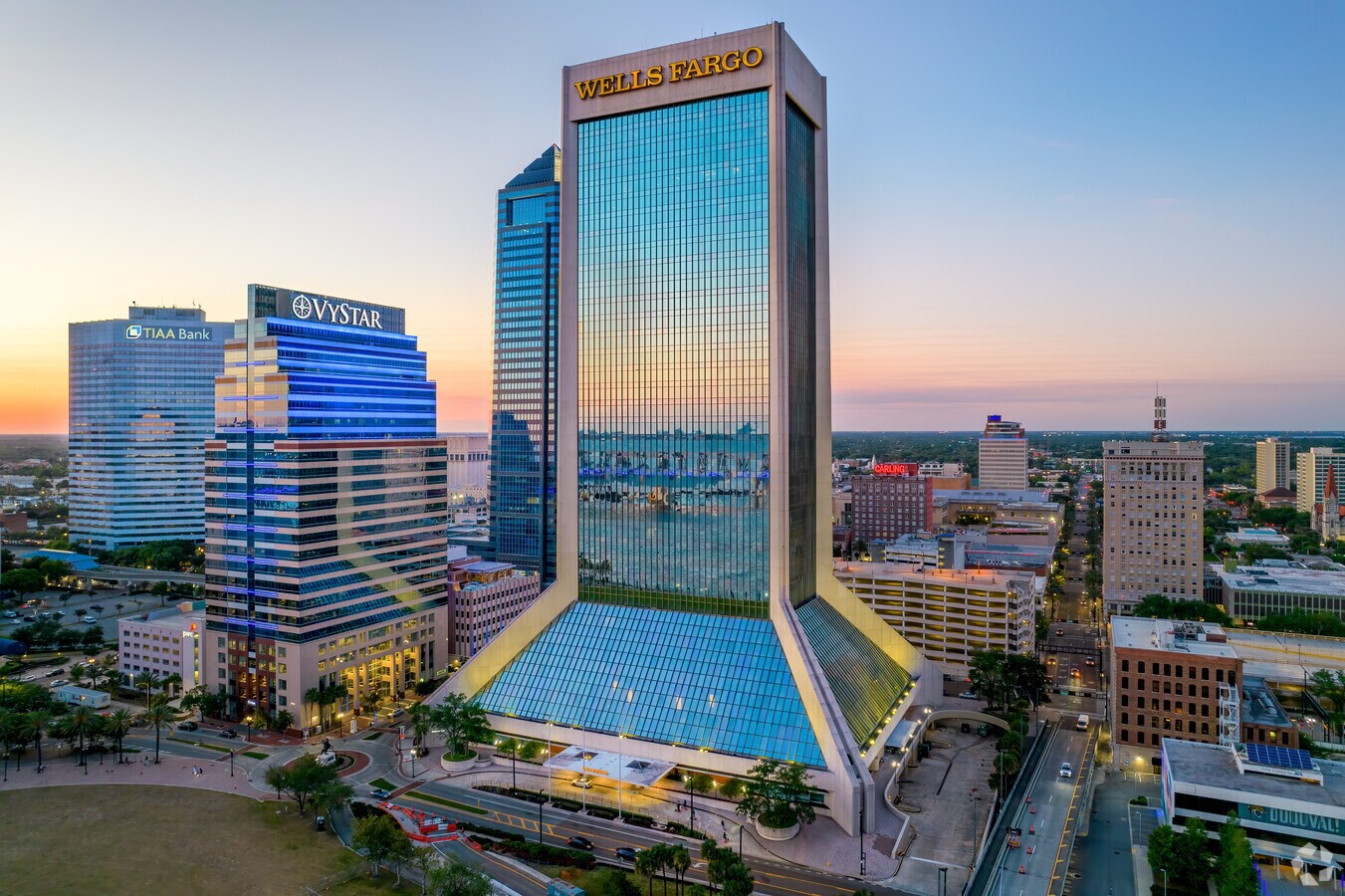 1 Independent Dr, Jacksonville, FL 32202 Wells Fargo Center