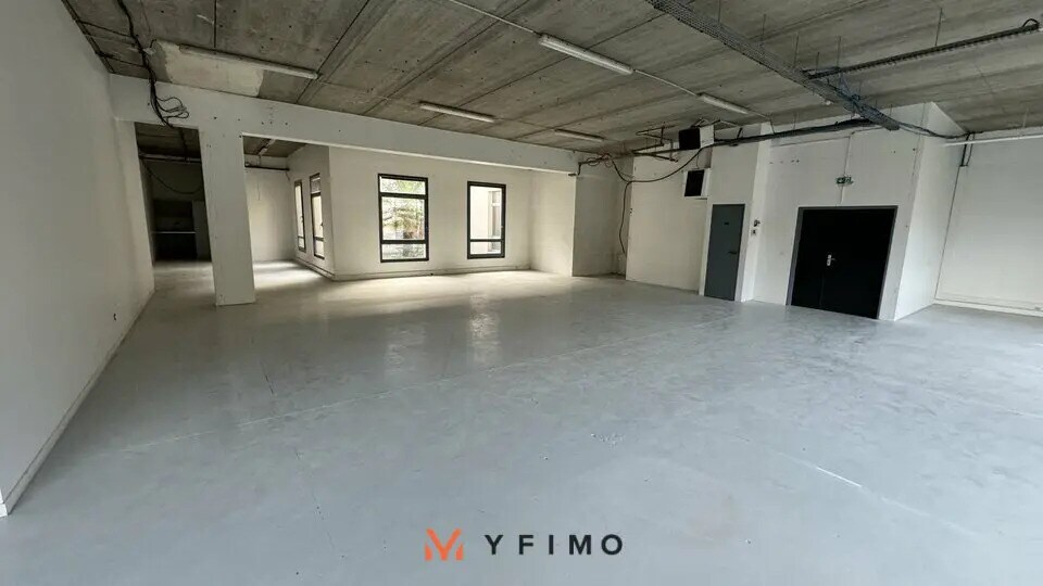 Flex in ROISSY-EN-FRANCE for lease - Interior Photo - Image 3 of 6