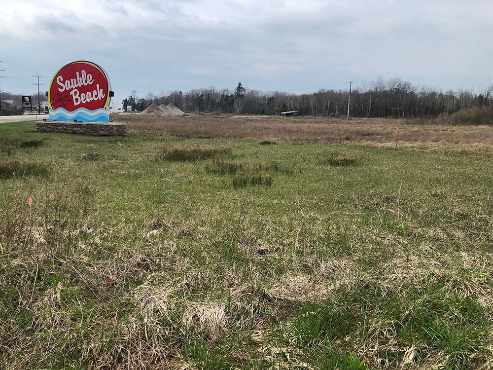 701 Main St, Sauble Beach, ON for sale Primary Photo- Image 1 of 5