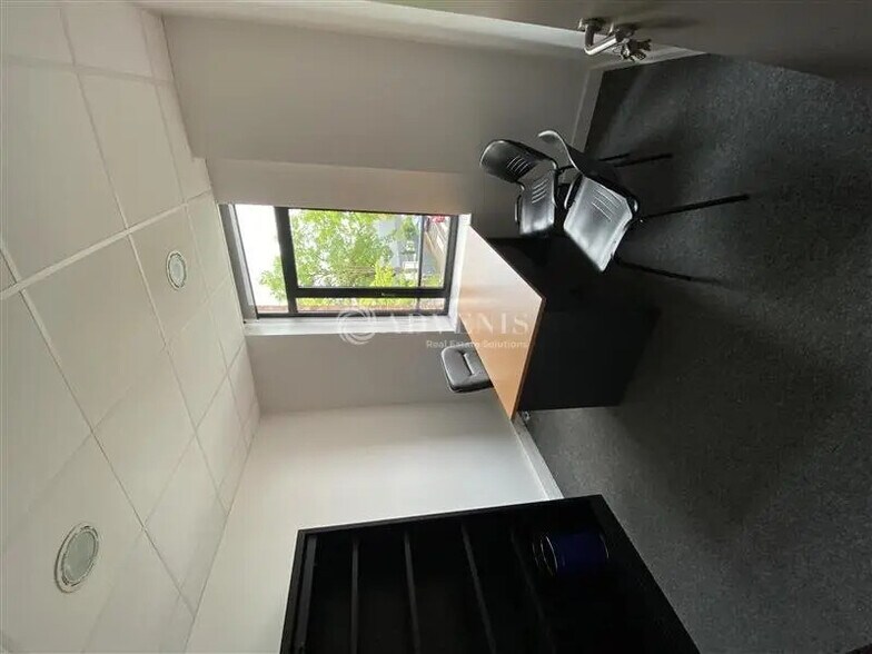 Office in Dardilly for lease - Interior Photo - Image 3 of 3