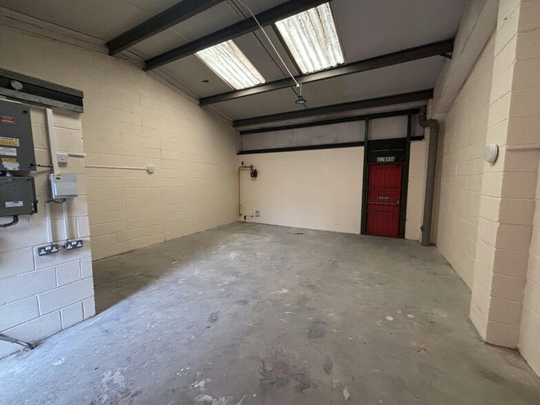 Hirwaun Industrial Estate, Hirwaun for lease - Interior Photo - Image 2 of 4