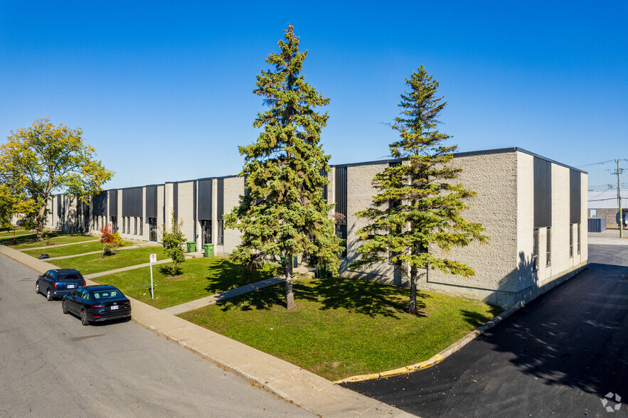 703-729 Av Meloche, Dorval, QC for lease - Primary Photo - Image 2 of 14