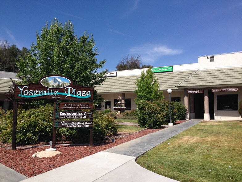 40315 Junction Dr, Oakhurst, CA 93644