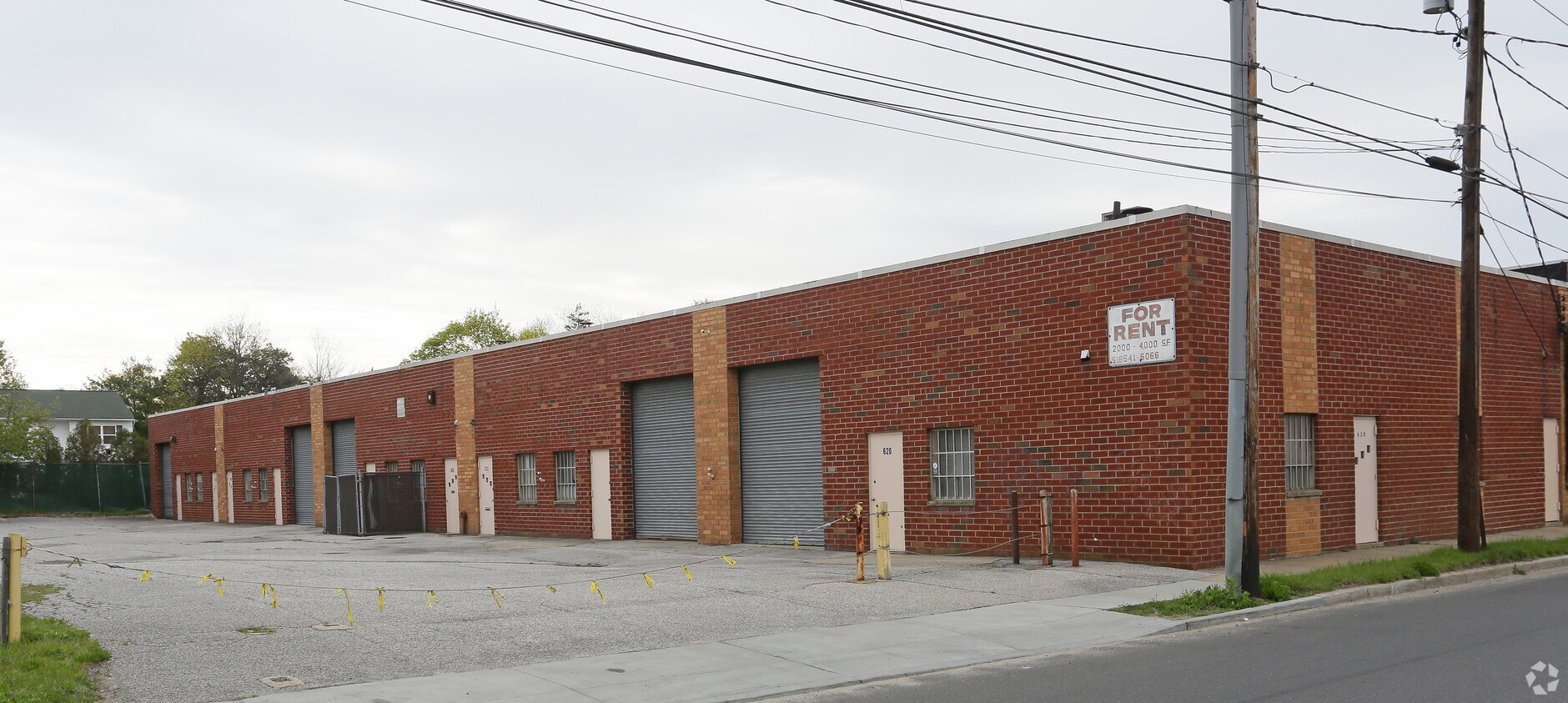 620628 N Queens Ave, Lindenhurst, NY 11757