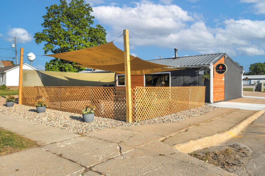 102 W 4th St, Mead, NE 68041