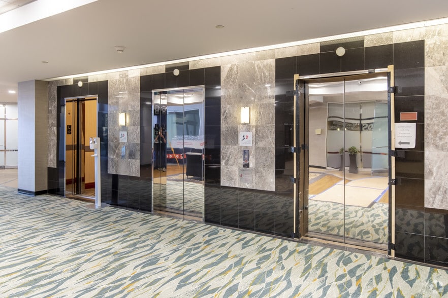 4605 Duke Dr, Mason, OH for lease - Lobby - Image 2 of 15