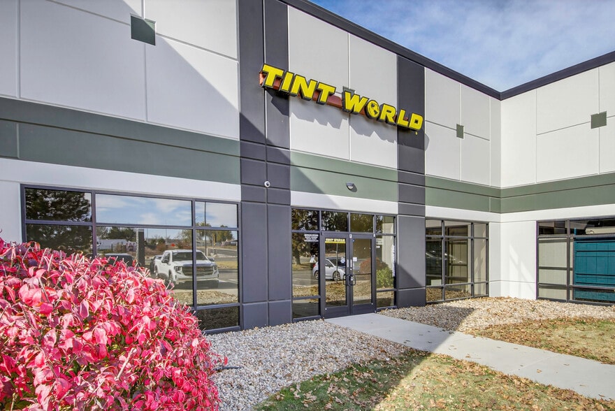 3155 Chambers Rd, Aurora, CO for lease - Building Photo - Image 2 of 17