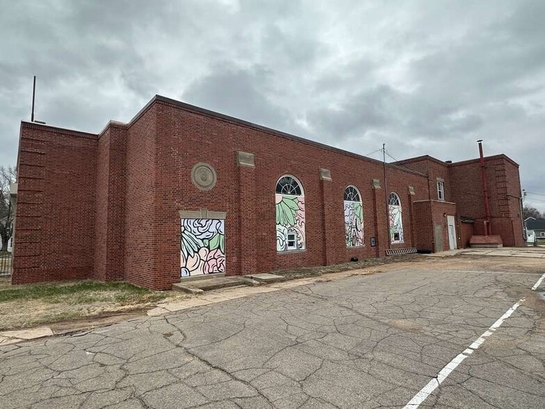 409 E Adams St, Oneill, NE for sale - Building Photo - Image 3 of 19