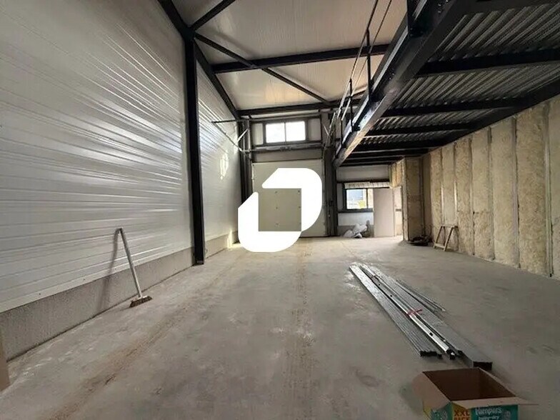 Flex in Ennery for lease - Building Photo - Image 1 of 16