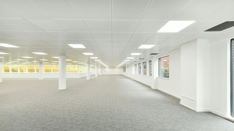 Paradise Rd, Richmond for lease - Interior Photo - Image 3 of 4