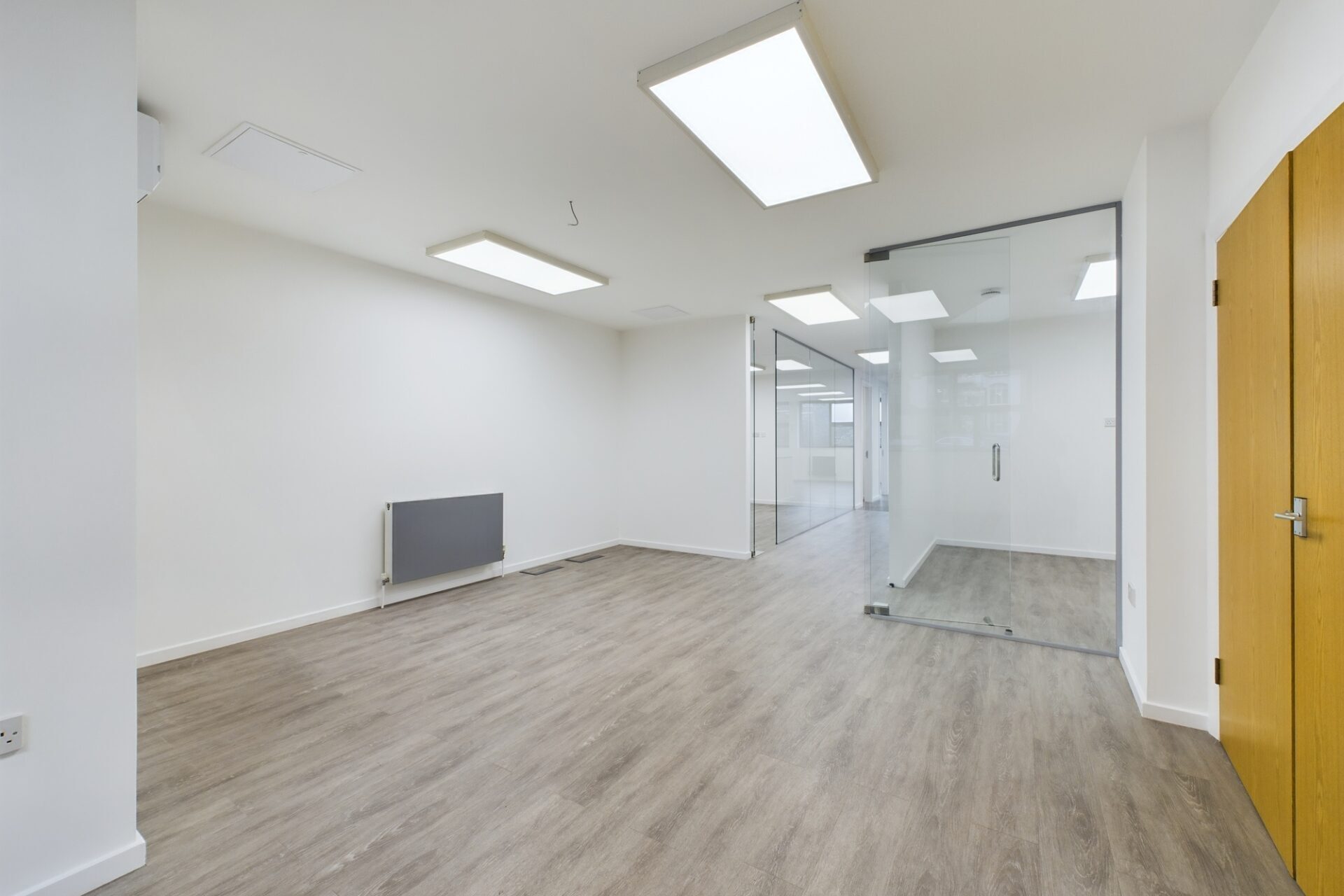 9 Bell Yard Mews, London, LND SE1 3UY - The Hub | LoopNet