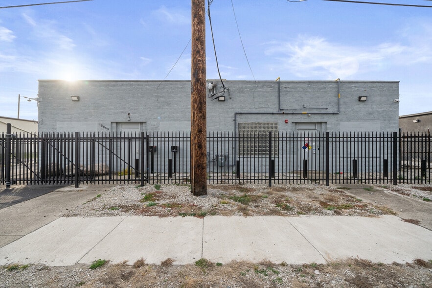 12843-12851 Artesian St, Detroit, MI for sale - Primary Photo - Image 1 of 31