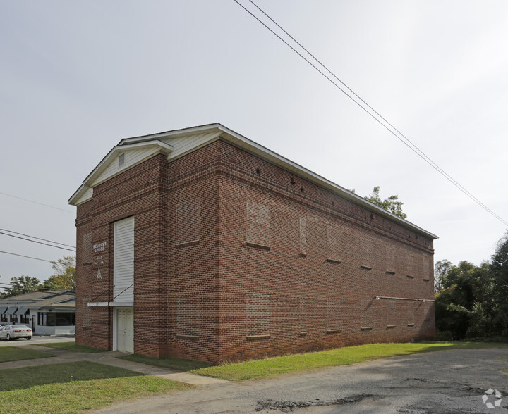 201 S Main St, Belmont, NC for sale - Primary Photo - Image 1 of 1