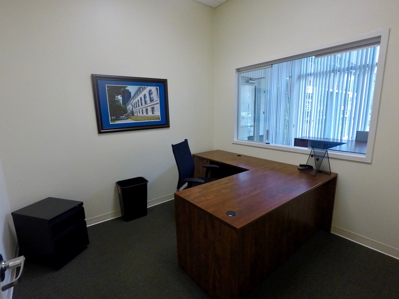 1550 Main St, Springfield, MA for lease - Interior Photo - Image 3 of 9