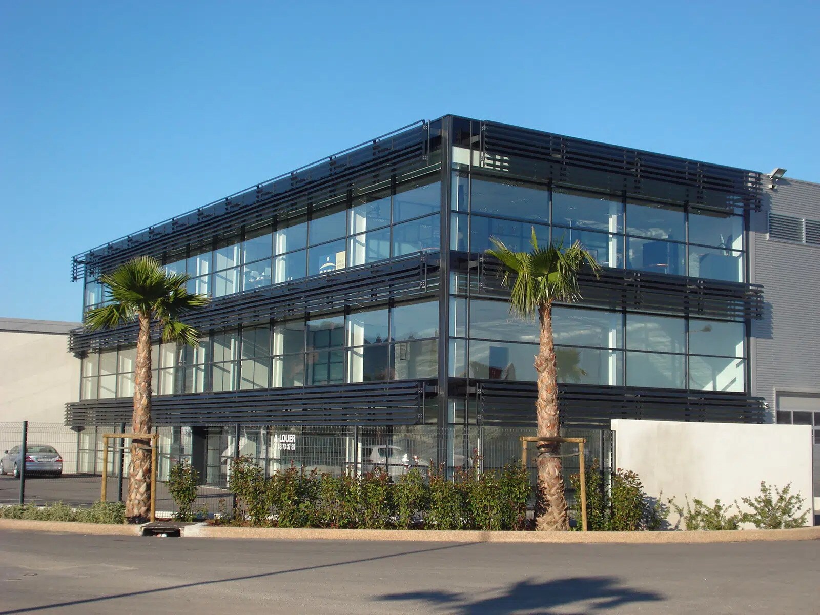 Office in ROQUEBRUNE-SUR-ARGENS for lease Building Photo- Image 1 of 4
