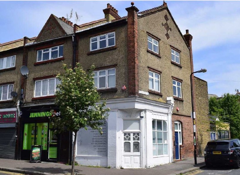 400 Hale End Rd, London, E4 9PB