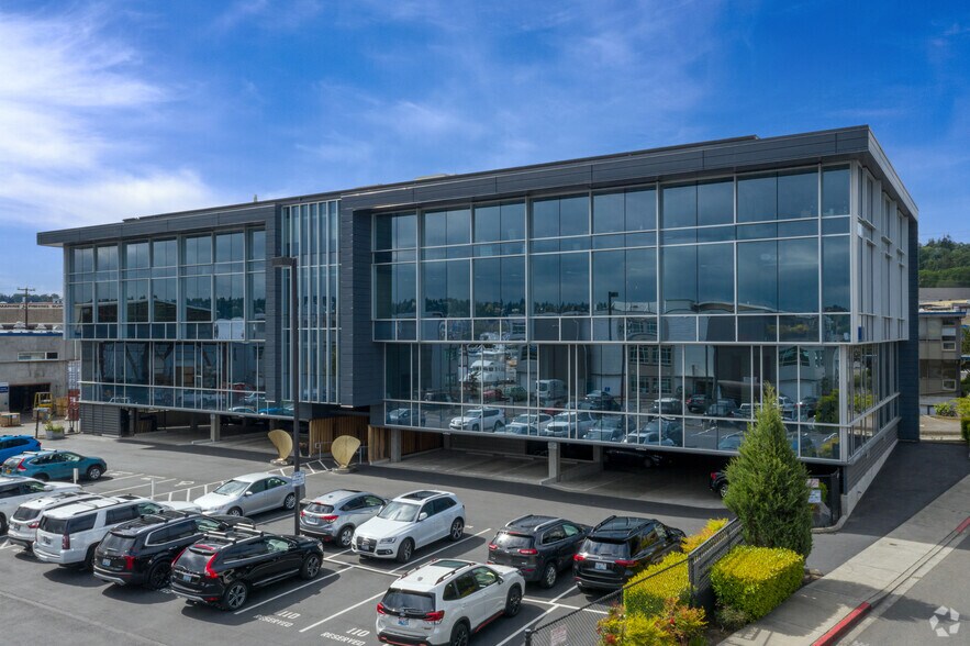2320 W Commodore Way, Seattle, WA for lease - Building Photo - Image 1 of 4