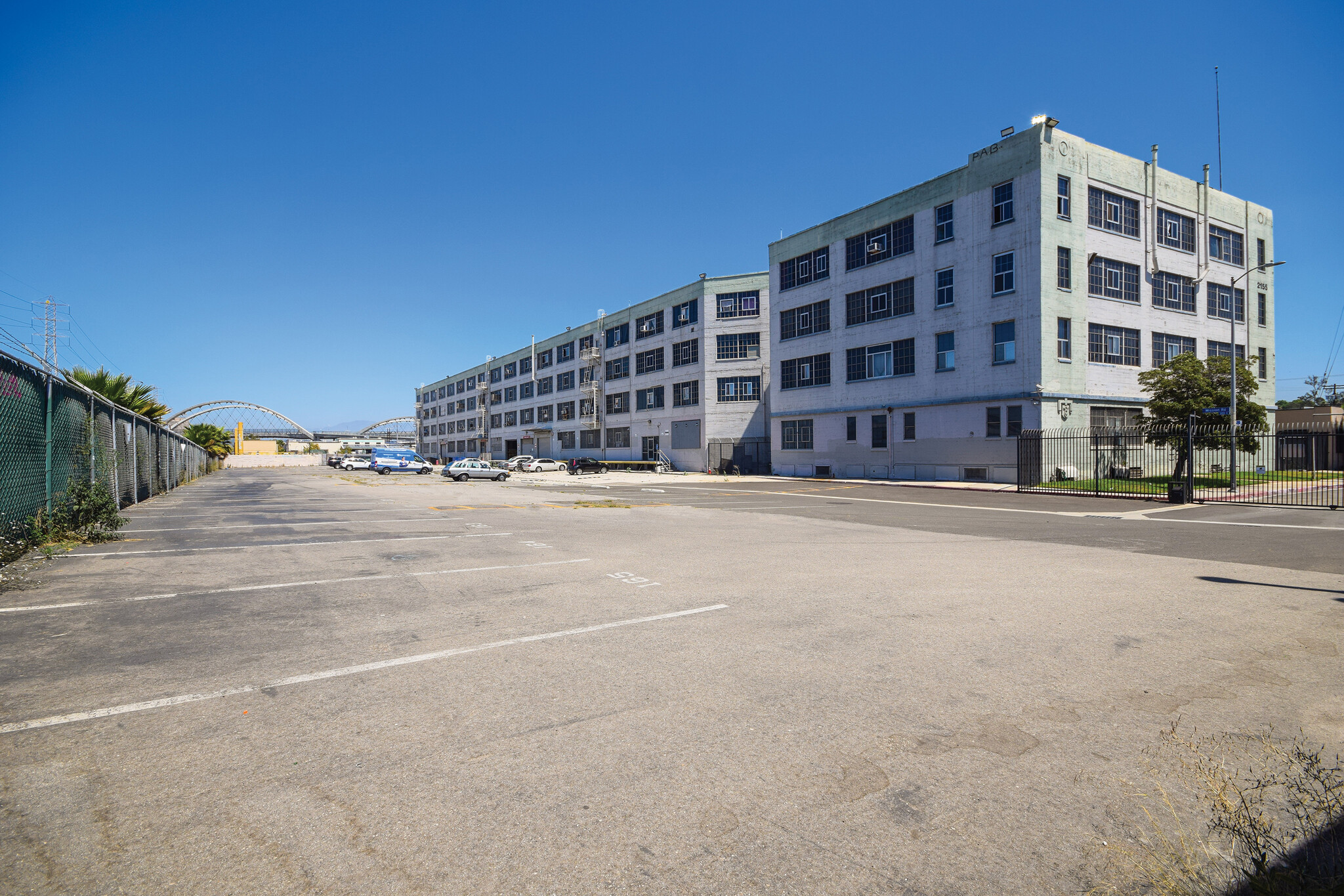 2155 E 7th St, Los Angeles, CA for lease Building Photo- Image 1 of 7