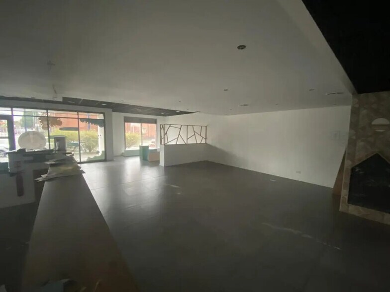 Office in Pérenchies for lease - Interior Photo - Image 2 of 5