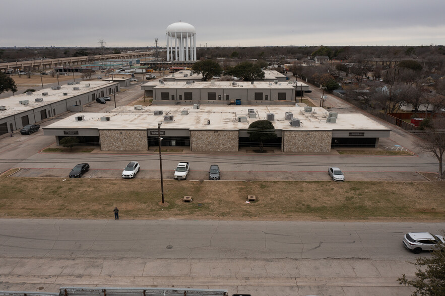 220 Story Rd N, Irving, TX for lease - Building Photo - Image 3 of 9