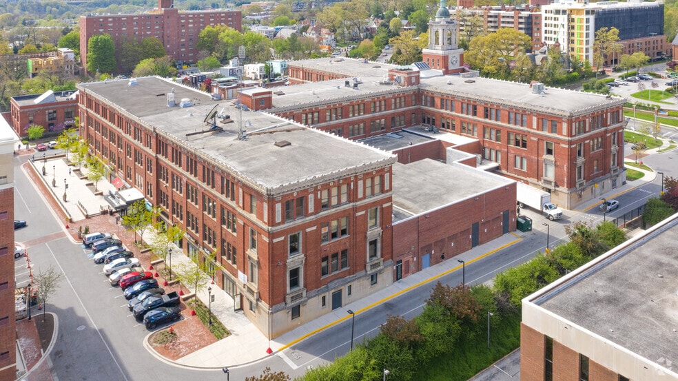 727 W 40th St, Baltimore, MD for lease - Building Photo - Image 1 of 5