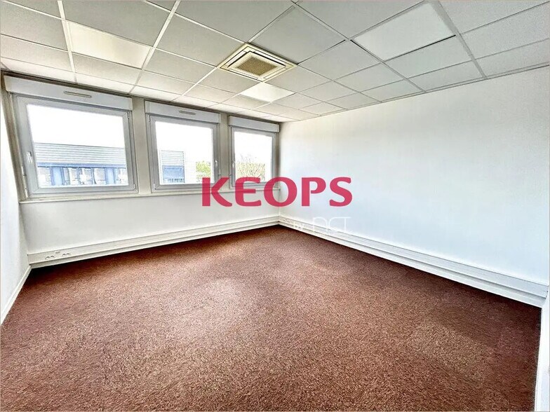 Industrial in Labège for lease - Interior Photo - Image 2 of 8