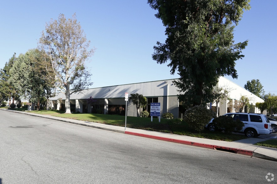 4685 Industrial St, Simi Valley, CA for lease - Building Photo - Image 2 of 5